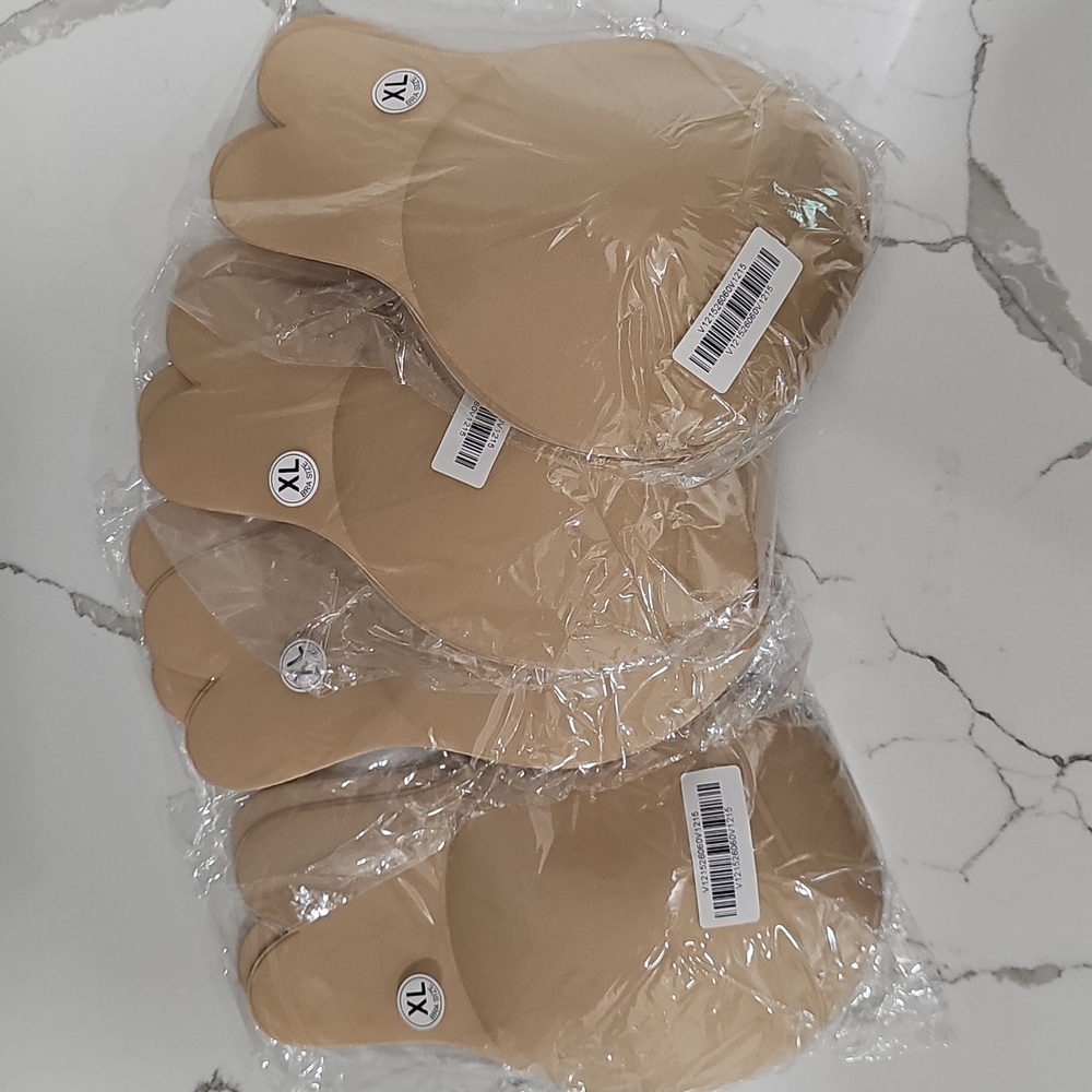 Adhesive Bra's -Set Of 4